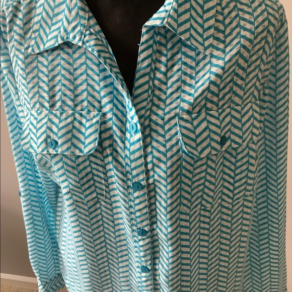 Pretty button from blouse - Picture 2 of 4